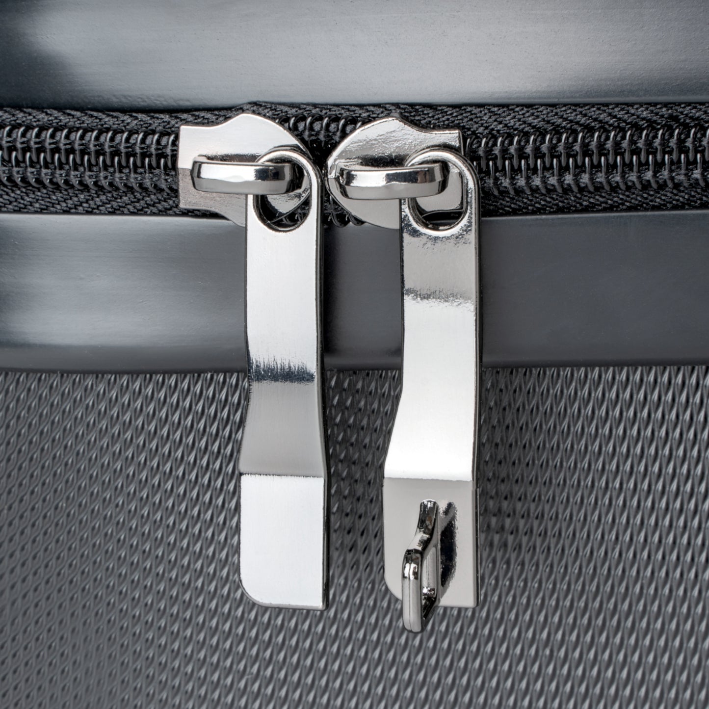 VV Rolling Suitcase w/360° Swivel Wheels: GREY Love Anchor